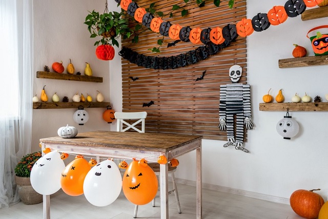 با وسایل ساده دکوراسیون هالووین را طراحی کنید