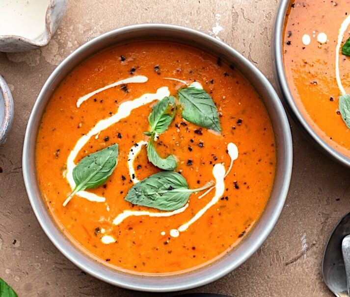 سوپ گوجه فرنگی و خامه از انواع سوپ مجلسی و رستورانی برای روزهای سرد
