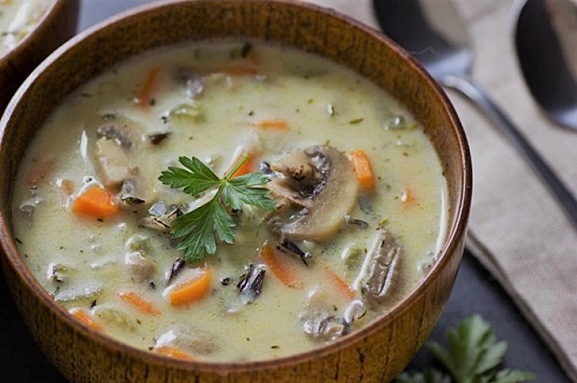 طرز تهیه سوپ شلغم و قارچ