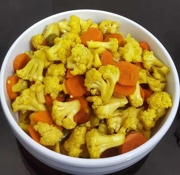 طرز تهیه ترشی گل کلم در یک نگاه