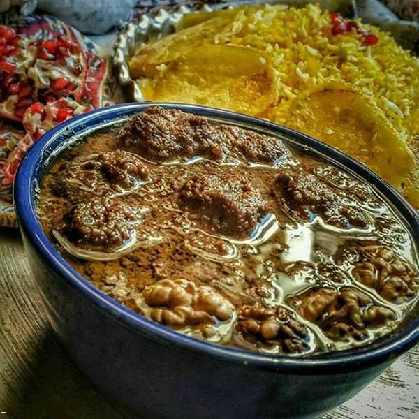 طرز تهیه خورش سبزی فسنجان از انواع خورشت ایرانی