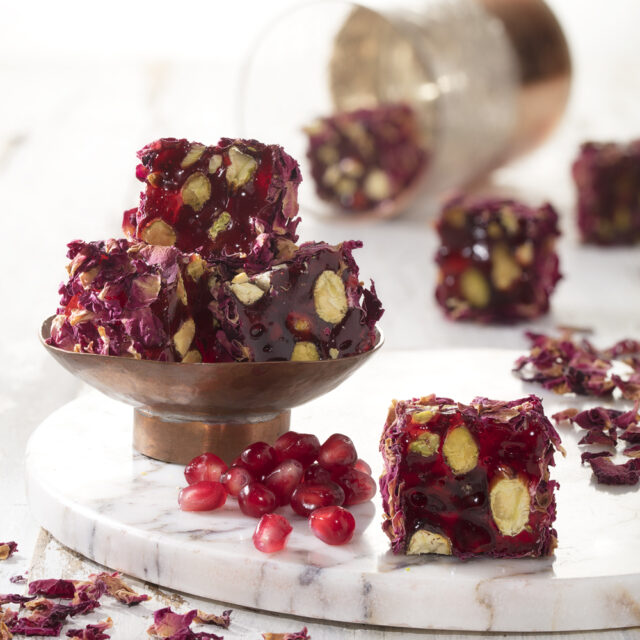 مسقطی انار یکی از خوش‌طعم‌ترین دسرهای ساده