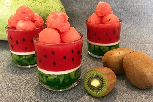 ژله هندوانه لیوانی