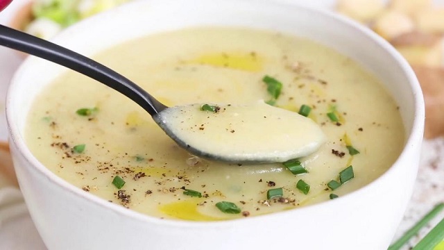 طرز تهیه سوپ پنیر خامه ای از انواع سوپ رستورانی