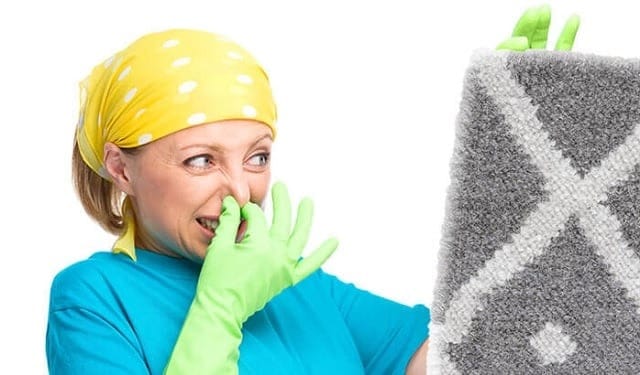روش رفع بوی بد فرش از نکات قالیشویی در منزل