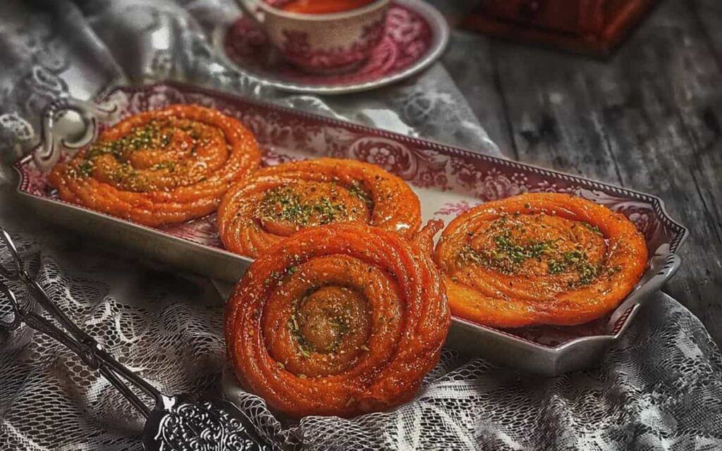 بامیه ترکی از انواع زولبیا بامیه مخصوص ماه رمضان است