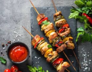 Ghafghazi ۲ طرز تهیه کباب قفقازی به روش رستورانی ساده و رولی | مجله کوروش