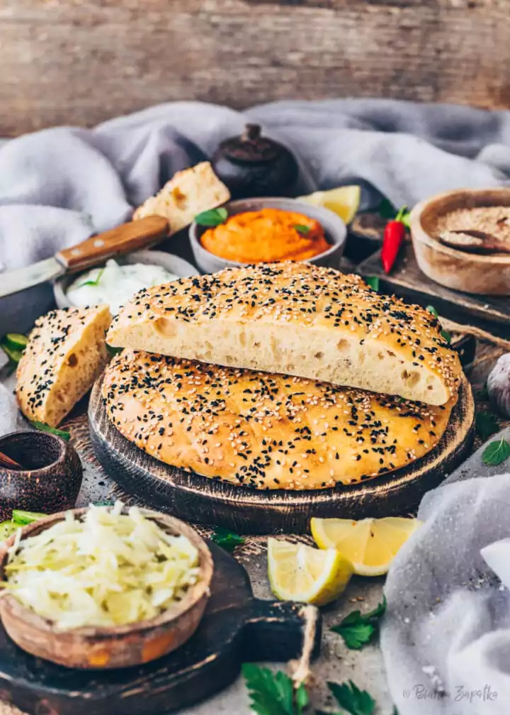 طرز تهیه نان پیده ترکیه ای در یک نگاه