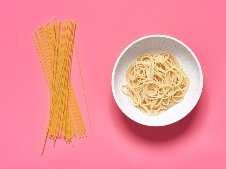 مقدار ماکارونی برای هر نفر + ۶ روش‌ اندازه‌گیری ماکارونی