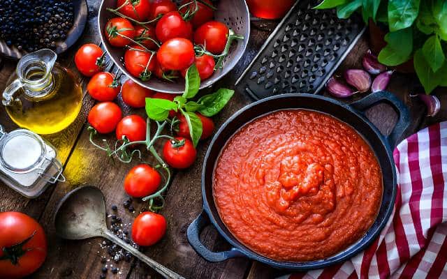 مراحل طرز تهیه رب گوجه فرنگی فوری با مخلوط کن