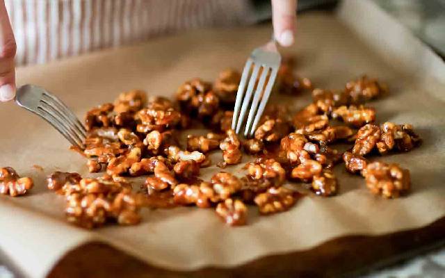 فوت و فن‌های طرز تهیه گردو کاراملیزه
