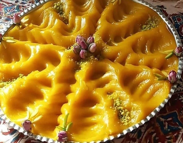 طرز تهیه حلوای شیر و خامه