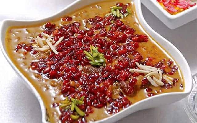 مراحل طرز تهیه آش زرشک خراسانی