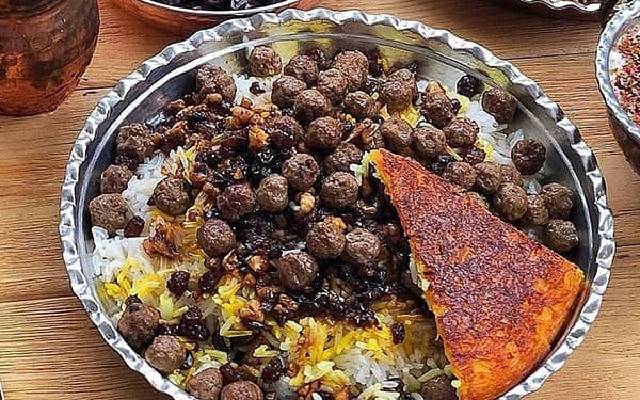 قنبر پلو شیرازی در طرز تهیه انواع دسر و غذای شیرازی