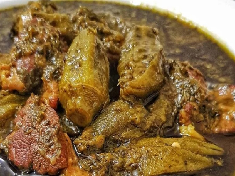 طرز تهیه خورش بامیه با سبزی لذیذ و خوشمزه در ۸ مرحله ساده