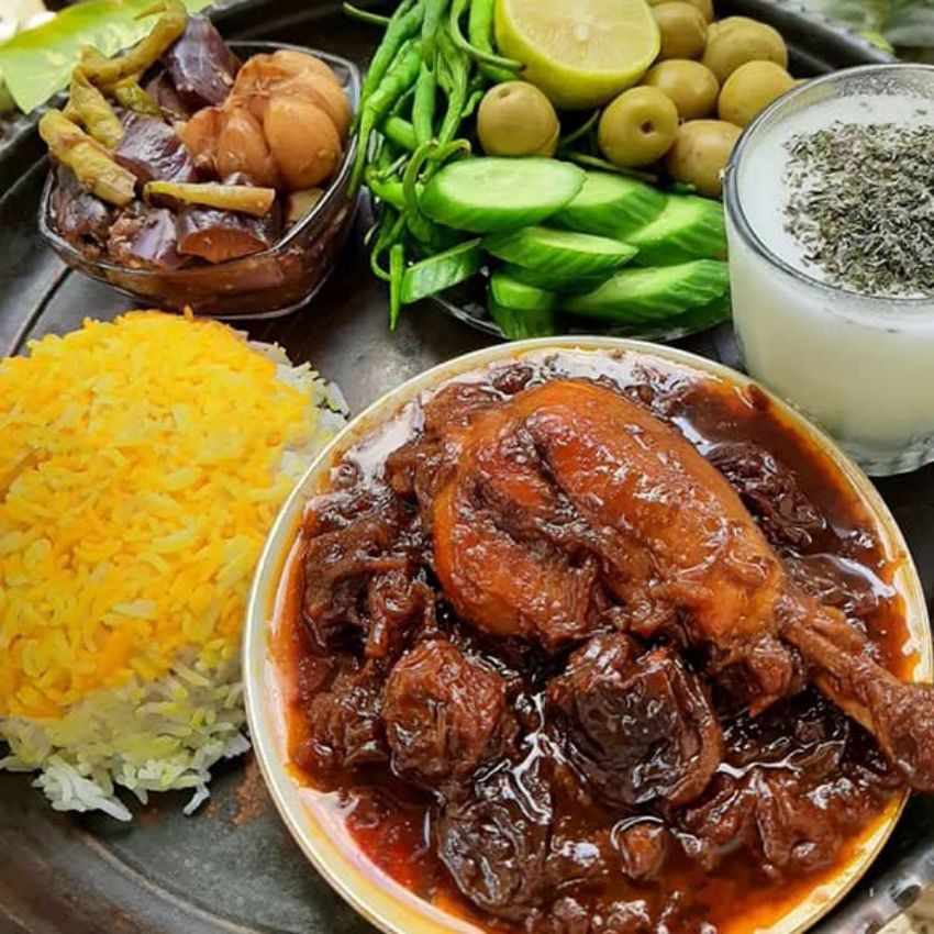 خورش مرغ و آلو شمالی رو برای مهمونی به این روش درست کن