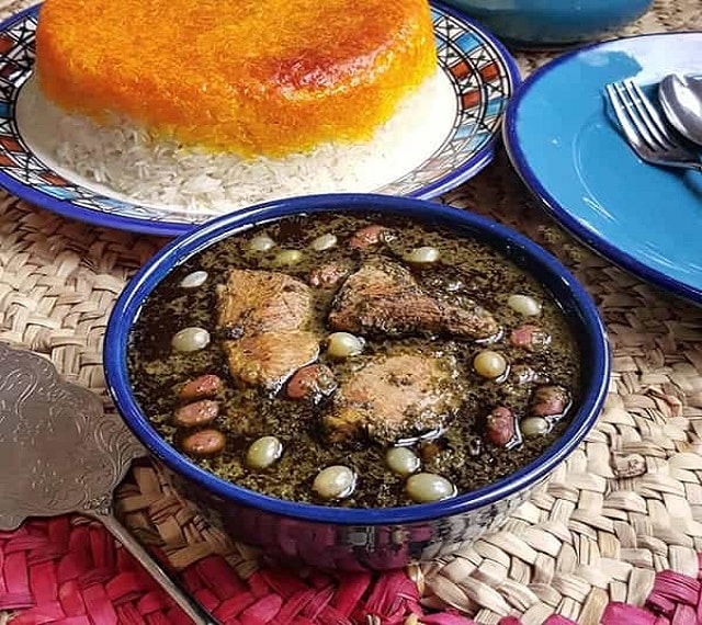 مراحل طرز تهیه خورش ترش سماق به روش اصلی