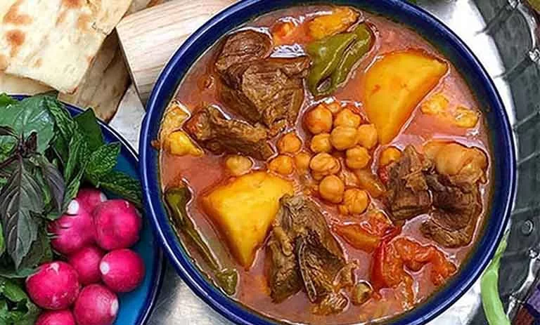 مراحل طرز تهیه آبگوشت یخنی نخود به روش سنتی شیرازی