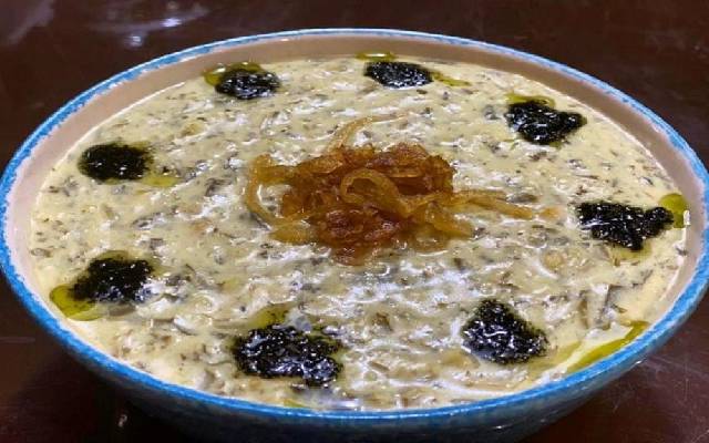 مراحل طرز تهیه آش ماست مشهد