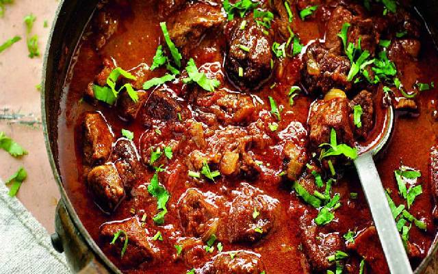 فوت و فن‌های طرز تهیه خورش آلو بخارا با گوشت و سیب زمینی