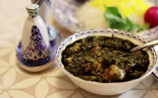 فوت و فن‌های طرز تهیه خورش ریواس مشهد