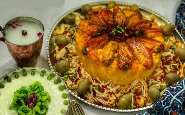 مراحل طرز تهیه ارمنی پلو با بال مرغ