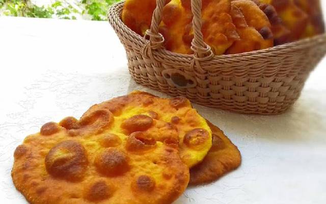 مراحل طرز تهیه نان اگردک همدان