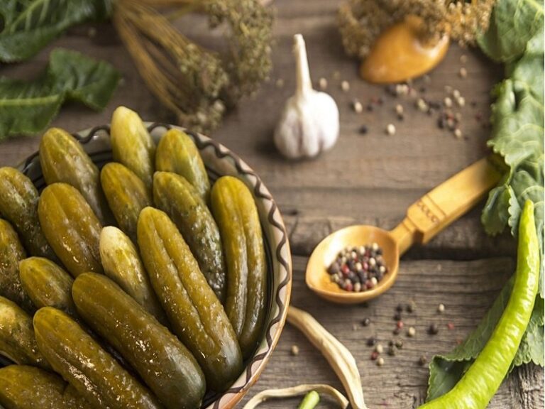 طرز تهیه خیارشور سرکه ای