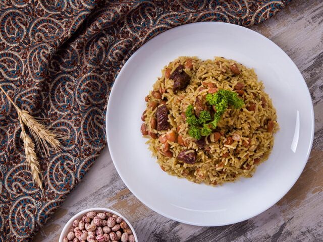 طرز تهیه پلو با لوبیا چیتی و گوشت