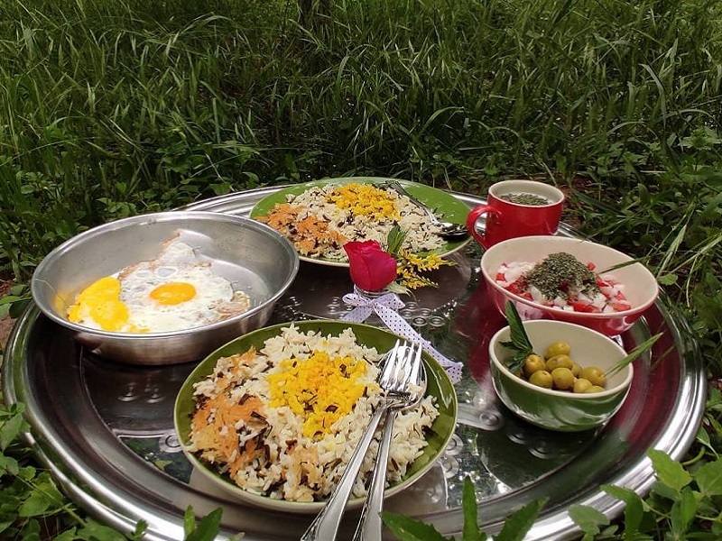 امروز غذا بدون گوشت برای ناهار چی بپزم؟ | شورک پلو طالقانی با نیمرو