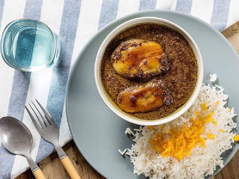 طرز تهیه فسنجان لوبیا و بادمجان