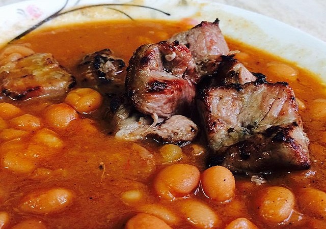 مراحل طرز تهیه لوبیا کباب رشتی