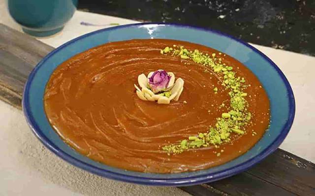 مراحل طرز تهیه حلوای عربی با شیر خشک