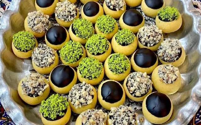 مراحل طرز تهیه شیرینی شاه پسند در فر