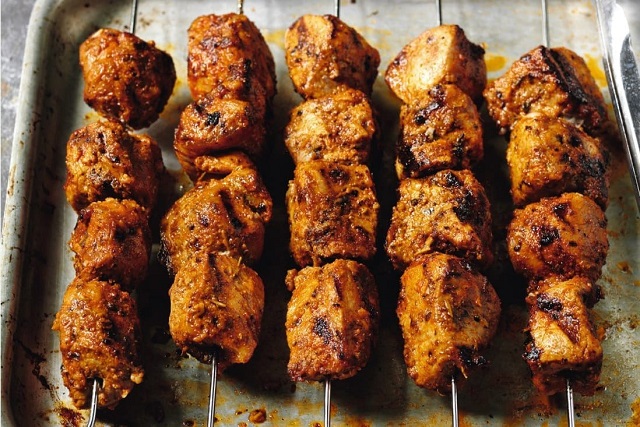مراحل طرز تهیه کباب پنجوی اسپانیایی