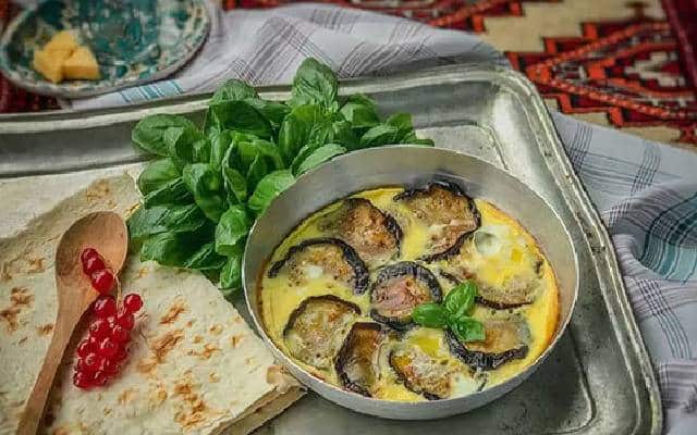 مراحل طرز تهیه املت بادمجان ساده