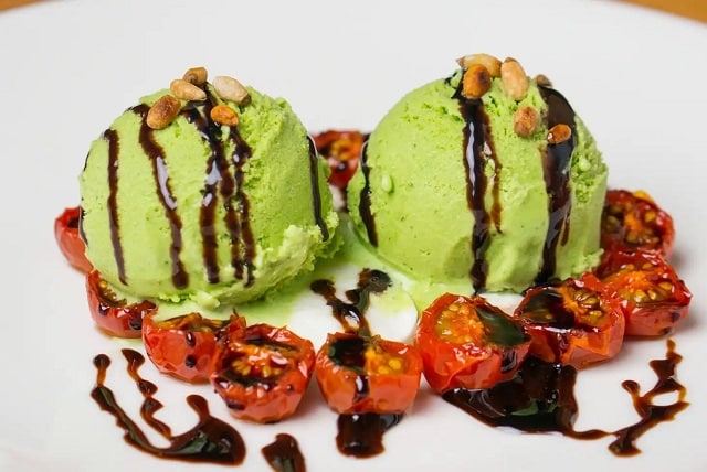مراحل طرز تهیه بستنی گوجه سبز با بستنی وانیلی