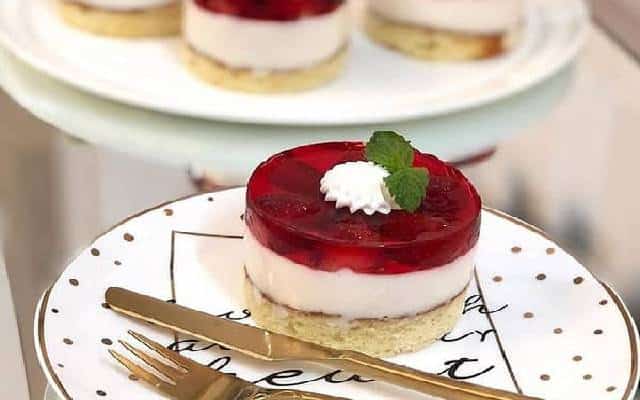 فوت و فن‌های خوشمزه شدن چیز کیک توت فرنگی با پایه کیک