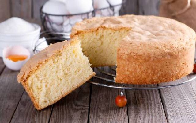 مراحل طرز تهیه کیک هشت قاشقی بدون فر