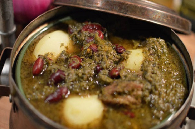 مراحل طرز تهیه آبگوشت قرمه به روش اصلی