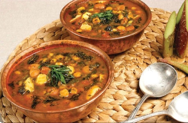 مراحل طرز تهیه آش ریواس خانگی