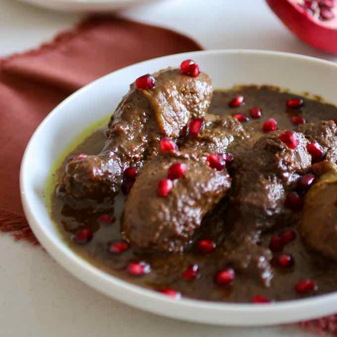 زمان و طریقه اضافه کردن مرغ به خورشت فسنجان