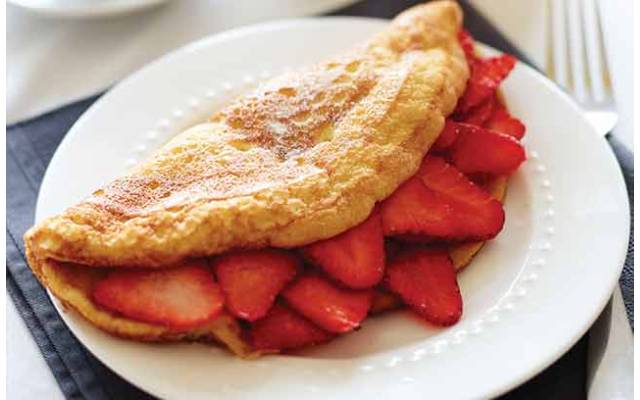 فوت و فنهای خوشمزه شدن املت توت فرنگی فوت و فنهای خوشمزه شدن املت توت فرنگی