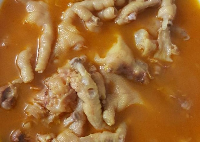 طرز تهیه آبگوشت پای مرغ در یک نگاه