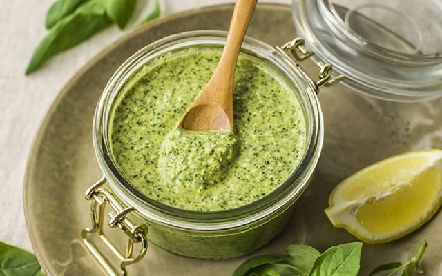 طرز تهیه دیپ پستو با خامه