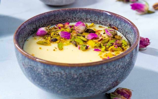 مراحل طرز تهیه محلبی عربی ساده