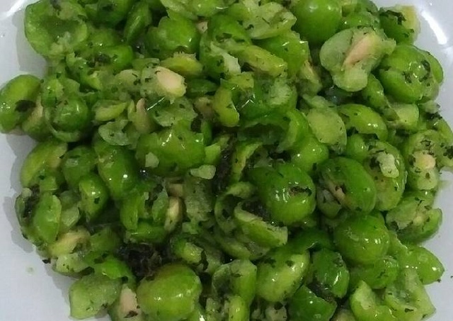 طرز تهیه هلی کتنی با گوجه سبز، نعنا و پونه وحشی
