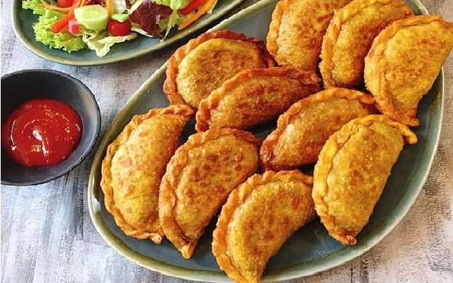 پیراشکی مرغ و بادمجان از انواع پیراشکی مرغ