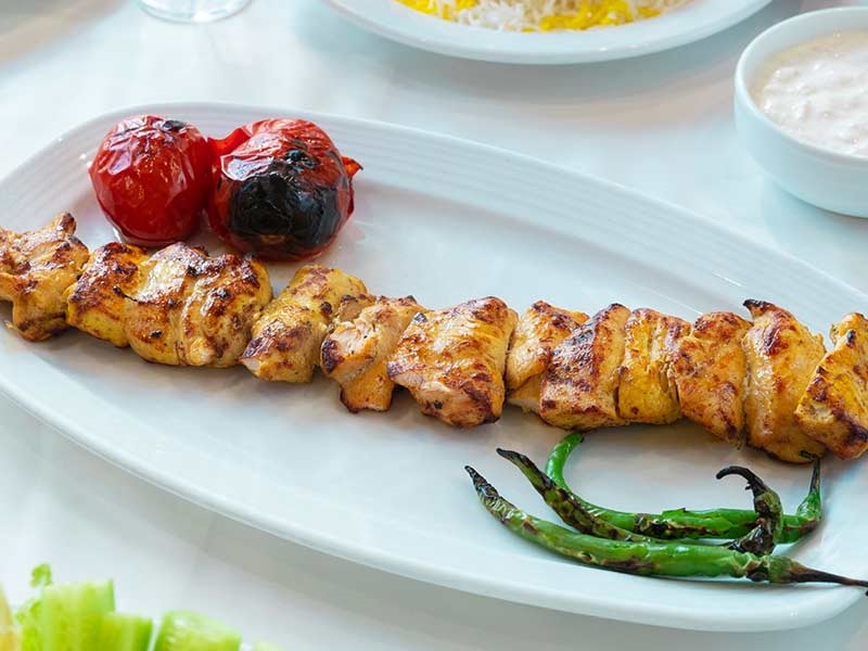 طرز تهیه جوجه کباب با سس مایونز؛ در یک نگاه