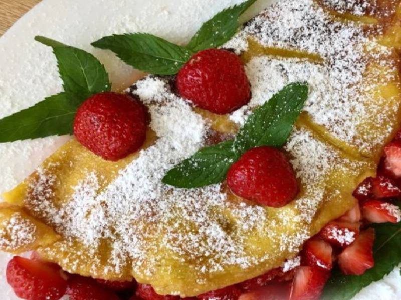 طرز تهیه املت توت فرنگی
